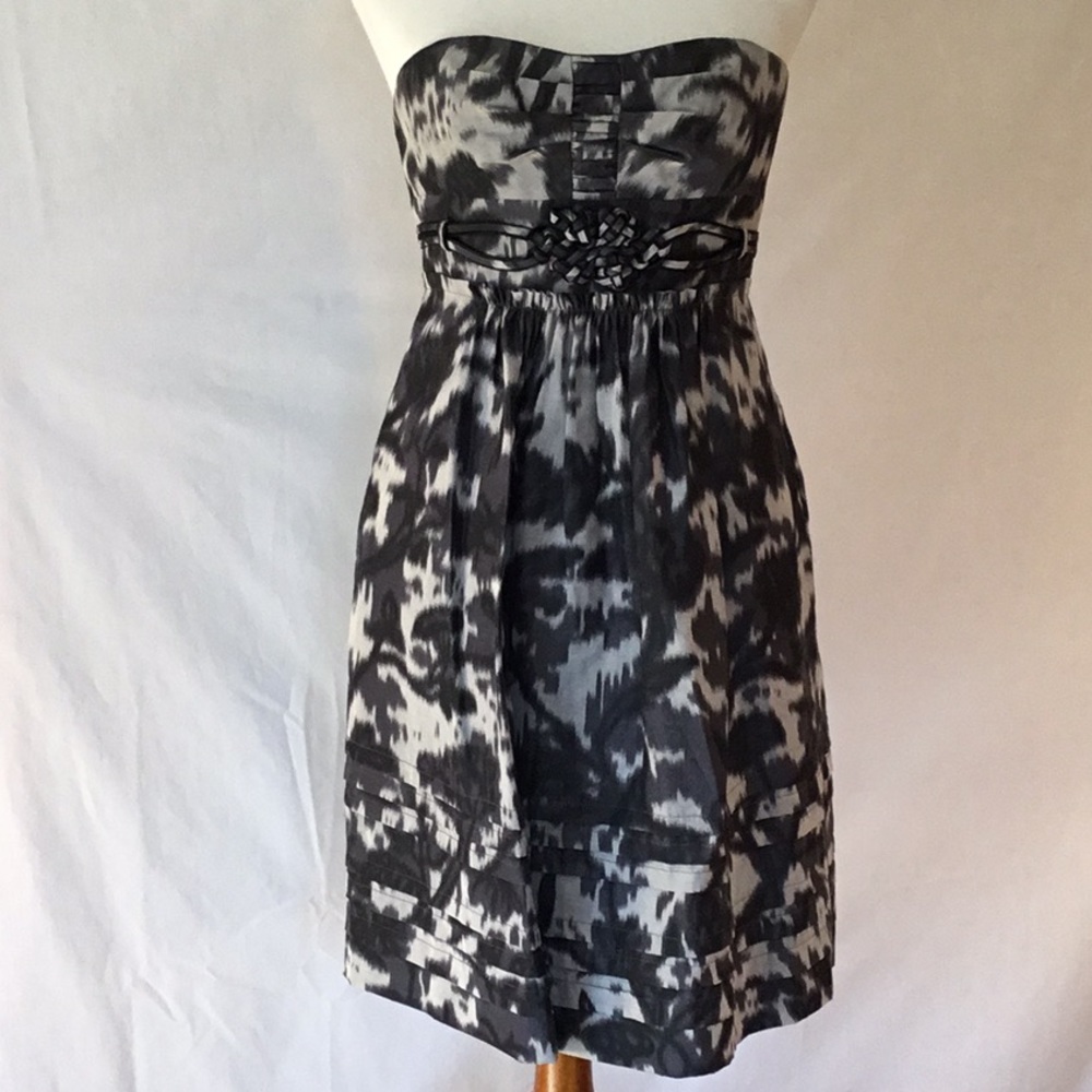 BCBG MAXAZRIA strapless dress with pockets, detailed empire waist line,lined, 8